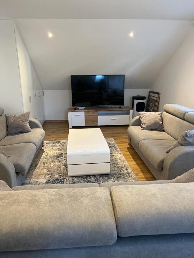 Ferienwohnung Alpina เฟลด์เคียร์ช ภายนอก รูปภาพ