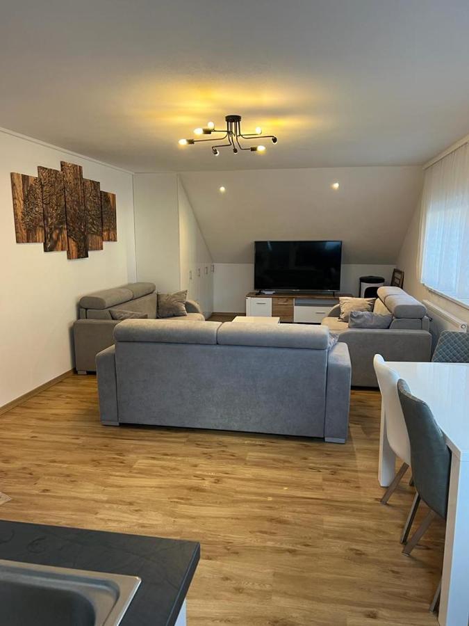Ferienwohnung Alpina เฟลด์เคียร์ช ภายนอก รูปภาพ